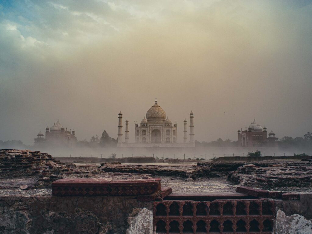 Taj from Kachhpura walk